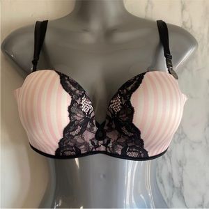 Victoria Secret Bombshell Bra 34C EUC